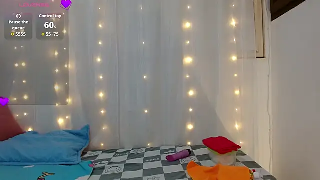 NoraParkeer online show from November 7, 2025, 1:00 pm