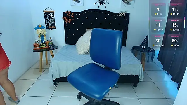 SammySmall F w online show from October 14, 2025, 9:26 pm