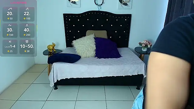 Snapshot of SammySmall_F_w chatting on November 22, 2025, 10:09 pm SammySmall F w online show from November 22, 2025, 10:09 pm