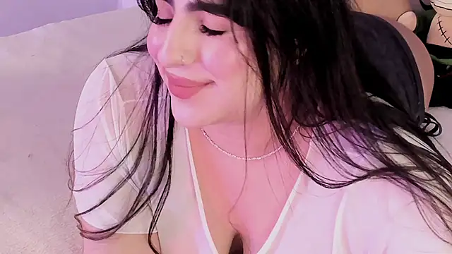 Camila Matinez  online show from December 16, 2025, 1:10 am