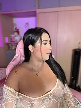Emiily Moore1 online show from June 26, 2026, 12:26 am