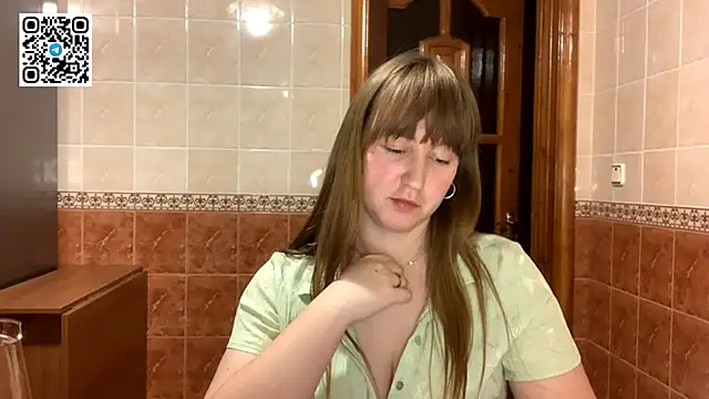 MaroonMoon  online show from October 23, 2025, 7:34 pm