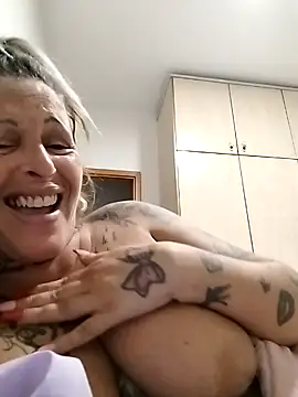 canariamorbosa online show from October 5, 2025, 11:35 pm