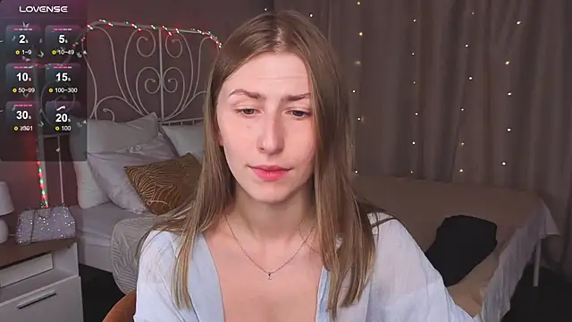 VesperaCeleste online show from October 3, 2025, 5:48 am