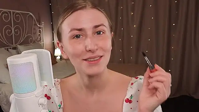 VesperaCeleste online show from November 8, 2025, 5:40 am