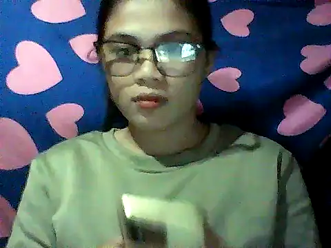 Snapshot of Zachariah_05 chatting on October 5, 2025, 12:20 am Zachariah 05 online show from October 5, 2025, 12:20 am