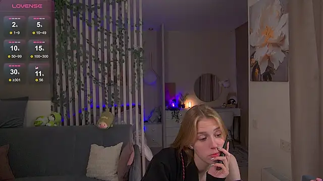 sofiapurex online show from October 12, 2025, 6:51 pm