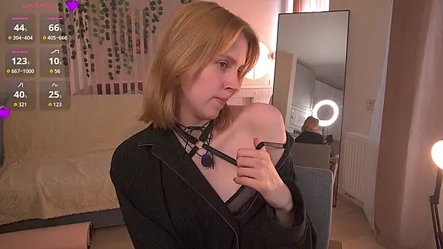 Snapshot of sofiapurex chatting on May 9, 2026, 1:44 am sofiapurex online show from May 9, 2026, 1:44 am
