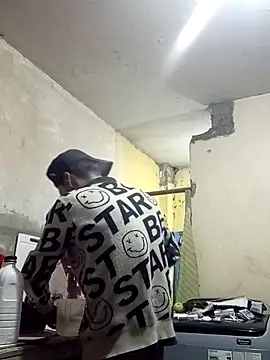 Bebicho14 online show from April 13, 2026, 2:06 am