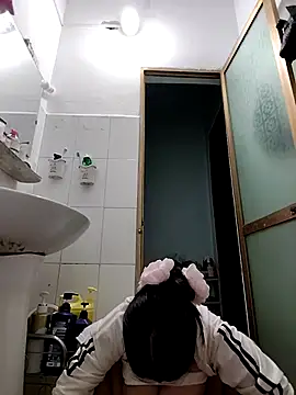 simsim-00 online show from November 5, 2025, 7:58 pm