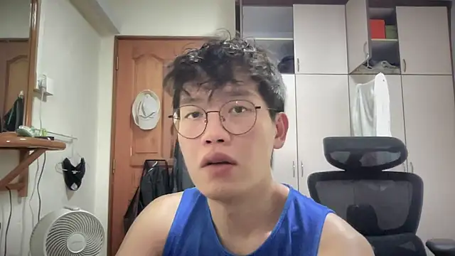 Snapshot of Passionatetwink2 chatting on October 6, 2025, 9:29 am Passionatetwink2 online show from October 6, 2025, 9:29 am
