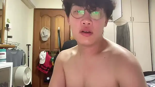 Passionatetwink2 online show from March 18, 2026, 3:15 pm