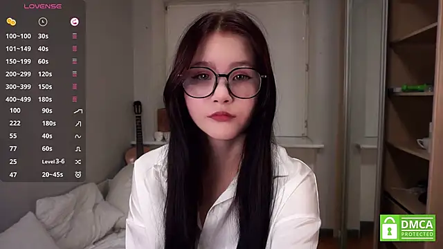 DelphaDivenere online show from October 1, 2025, 5:08 pm