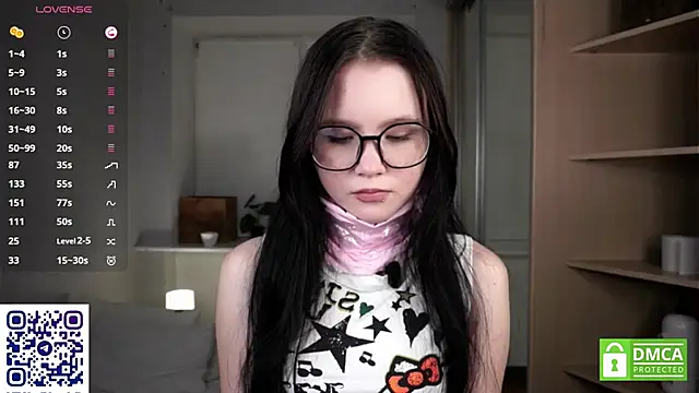 DelphaDivenere online show from November 5, 2025, 6:41 pm