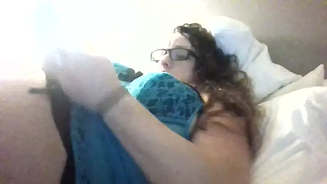 Snapshot of Rosalee2 chatting on September 26, 2025, 8:29 am Rosalee2 online show from September 26, 2025, 8:29 am