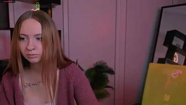 mila glow1 online show from October 3, 2025, 8:33 am