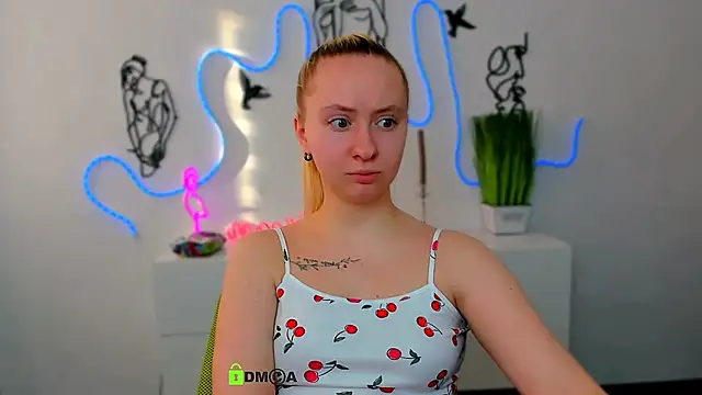 mila glow1 online show from March 5, 2026, 6:31 am