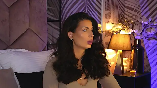 EvaRhea online show from November 7, 2025, 4:01 am