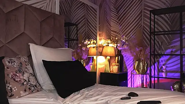 EvaRhea online show from April 6, 2026, 2:53 am