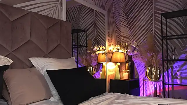 EvaRhea online show from April 7, 2026, 2:56 am