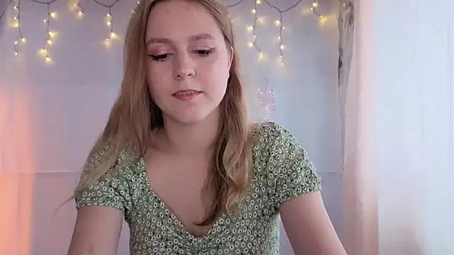 Snapshot of ShyMistery chatting on November 5, 2025, 10:59 am ShyMistery online show from November 5, 2025, 10:59 am