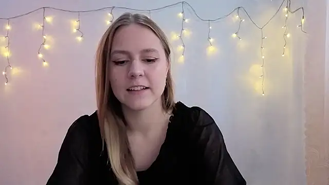 Snapshot of ShyMistery chatting on November 10, 2025, 11:53 am ShyMistery online show from November 10, 2025, 11:53 am