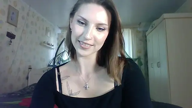 Snapshot of RuxaShade chatting on September 29, 2025, 12:21 pm RuxaShade online show from September 29, 2025, 12:21 pm