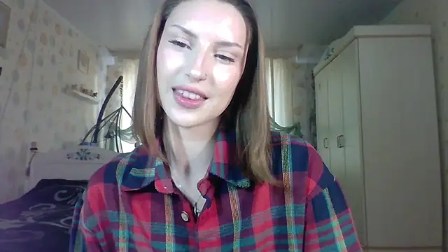 Snapshot of RuxaShade chatting on October 2, 2025, 1:18 pm RuxaShade online show from October 2, 2025, 1:18 pm