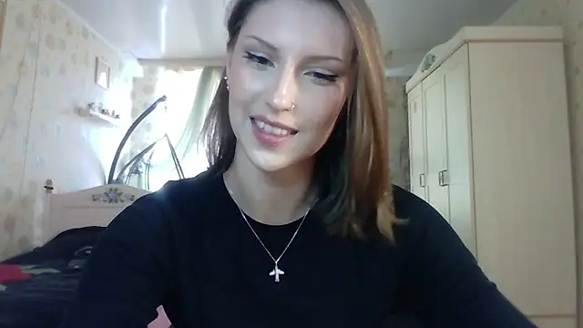 Snapshot of RuxaShade chatting on October 15, 2025, 11:10 am RuxaShade online show from October 15, 2025, 11:10 am