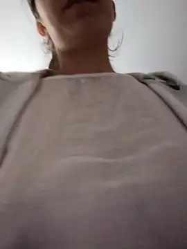 LenaBloomy online show from October 17, 2025, 11:02 am