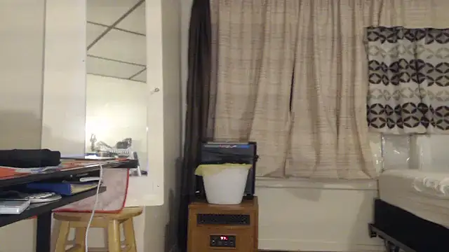 ANALTRAINING4U2 online show from December 18, 2025, 2:28 am