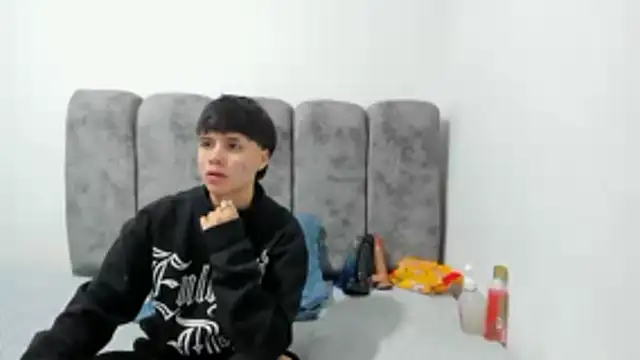 Bruno Cruzz online show from April 17, 2026, 2:25 am