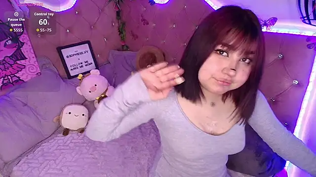 sophiievv online show from October 14, 2025, 7:14 pm