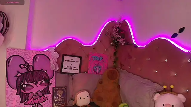 sophiievv online show from November 13, 2025, 7:13 pm