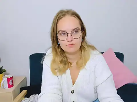 AliceCrazy69 online show from October 4, 2025, 6:11 am