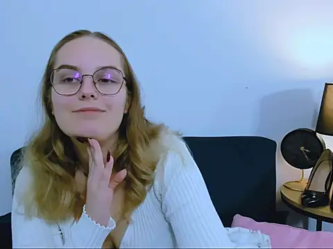 AliceCrazy69 online show from November 21, 2025, 12:48 pm