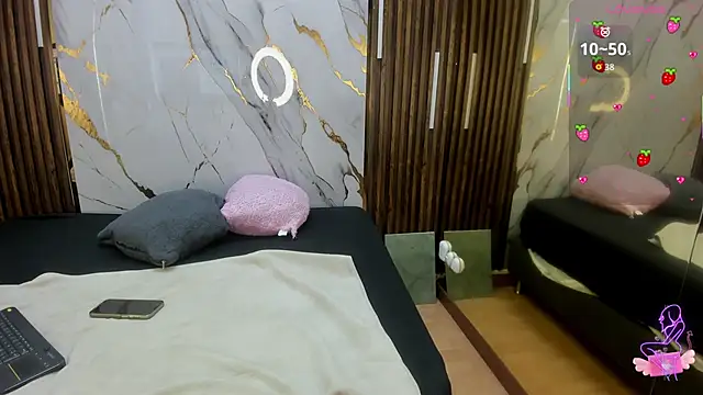 VictoriaDuart online show from November 2, 2025, 8:22 pm