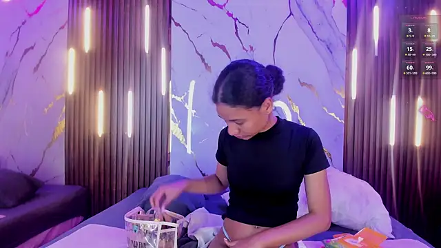 VictoriaDuart online show from November 26, 2025, 8:21 pm