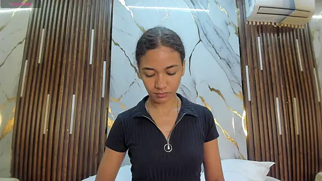 VictoriaDuart online show from May 8, 2026, 8:36 pm