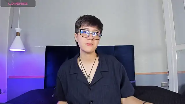 Tsuki Maru online show from November 17, 2025, 8:36 pm