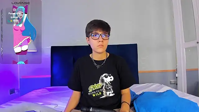 Tsuki Maru online show from November 28, 2025, 8:33 pm