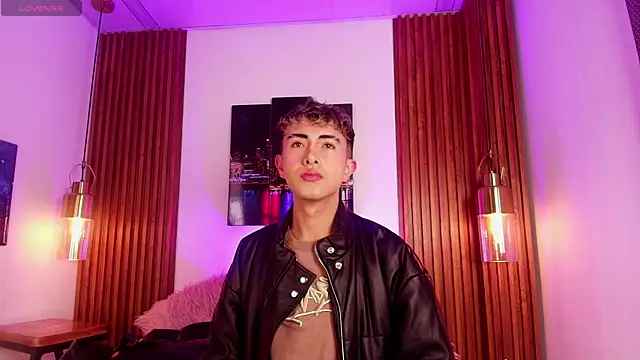 NoahXitrux online show from September 11, 2025, 12:38 pm