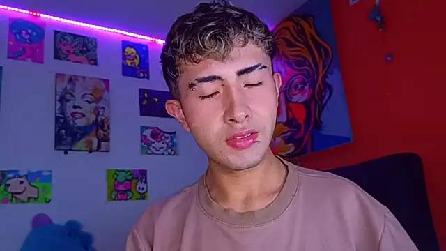 NoahXitrux online show from September 12, 2025, 4:01 am