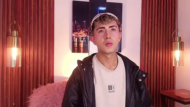 NoahXitrux online show from September 13, 2025, 1:11 pm