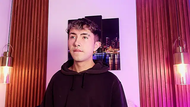 NoahXitrux online show from September 19, 2025, 1:12 pm