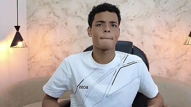 Valentino Thompson online show from September 28, 2025, 7:30 pm