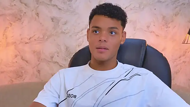 Valentino Thompson online show from October 10, 2025, 8:08 pm