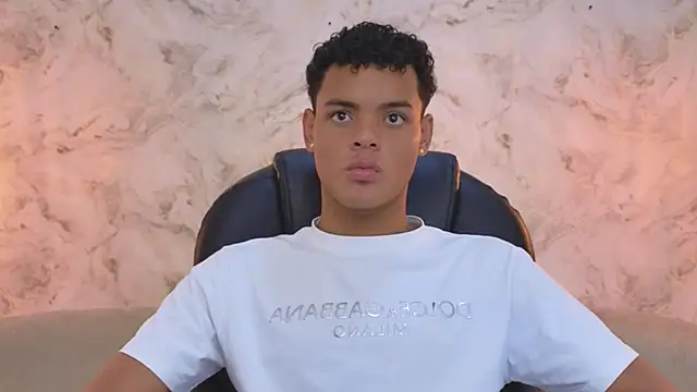 Valentino Thompson online show from October 19, 2025, 7:03 pm