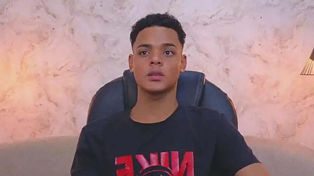 Valentino Thompson online show from October 31, 2025, 8:10 pm