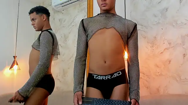 Valentino Thompson online show from November 8, 2025, 9:02 pm